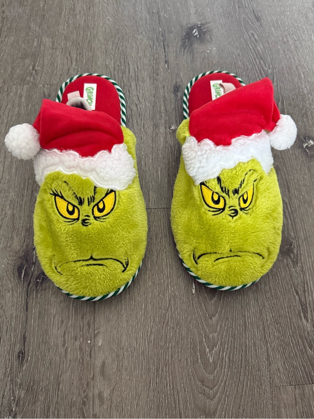Grinch Santa Slippers Green Red Plush Christmas House Shoes Mens Large 11/12